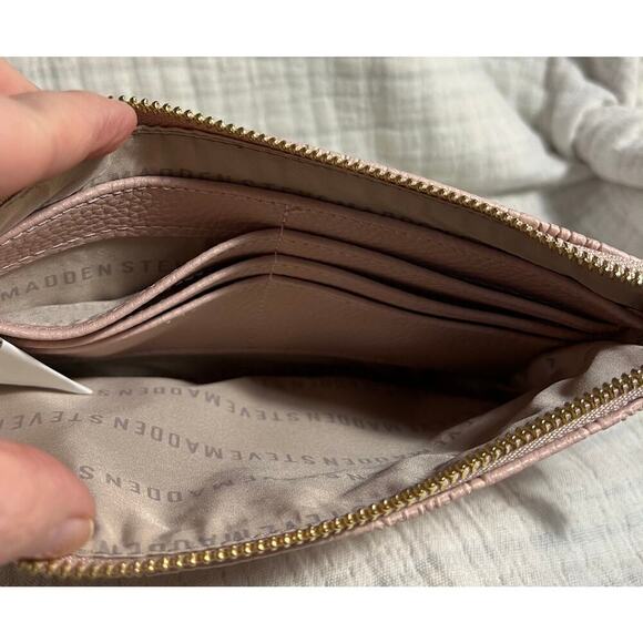 Steve Madden Wristlet in Pale pink - Picture 8 of 8